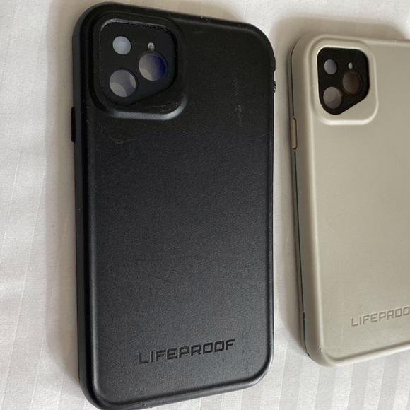LifeProof FRE Series Waterproof iPhone 11 phone cases (2) - Picture 4 of 5